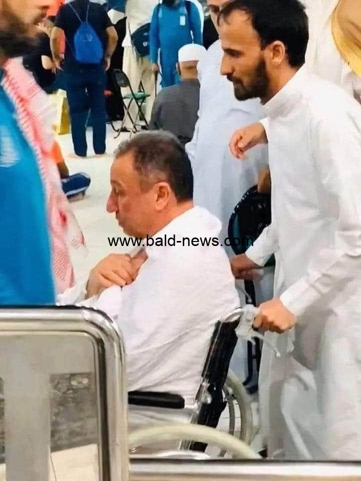 خالد الغندور ينشر صورة الخطيب على كرسي متحرك: ألف سلامة عليك يا كابتن
