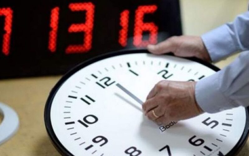 “بعد 48 ساعة” موعد تغيير التوقيت الشتوي 2023/2024 في مصر وسبب تغير الساعة وكيفية تغير الساعة من التوقيت الصيفي؟