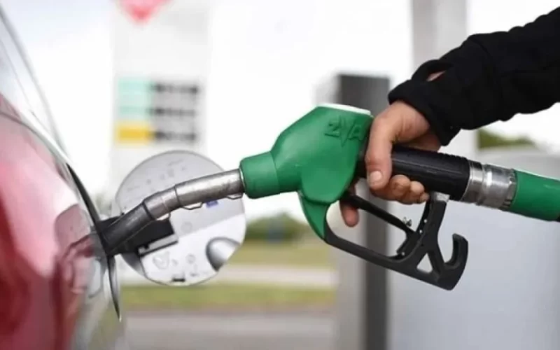 سعر البنزين اليوم 80.. تعرف على أسعار البنزين قبل وبعد تطبيق الزيادة