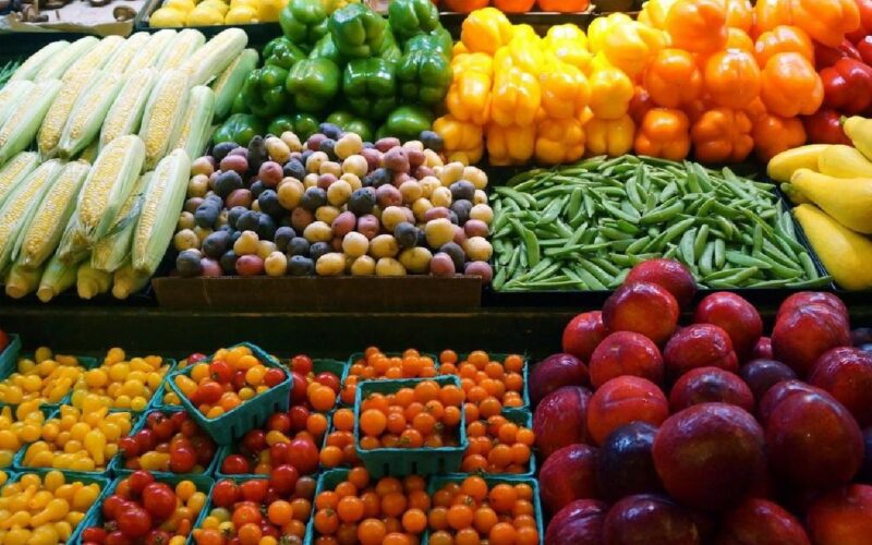 “ببلاش” أسعار الخضار والفاكهة اليوم السبت 25-11-2023 في سوق العبور