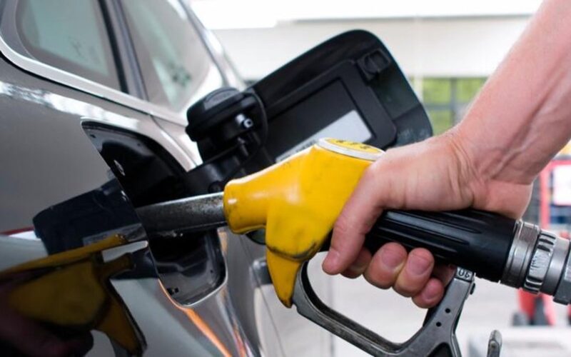 عاجل: ارتفاع اسعار البنزين اليوم 4/11/2023 بعد رفع أسعار البنزين بقيمة 1.25 للتر