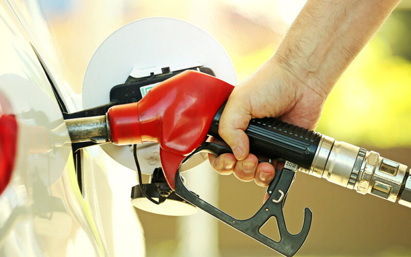 بعد الانخفاض .. أسعار البنزين والديزل في الإمارات لشهر ديسمبر 2023 || سعر لتر بنزين 91 و95 و98 في دبي وأبو ظبي أسعار الوقود في UAE