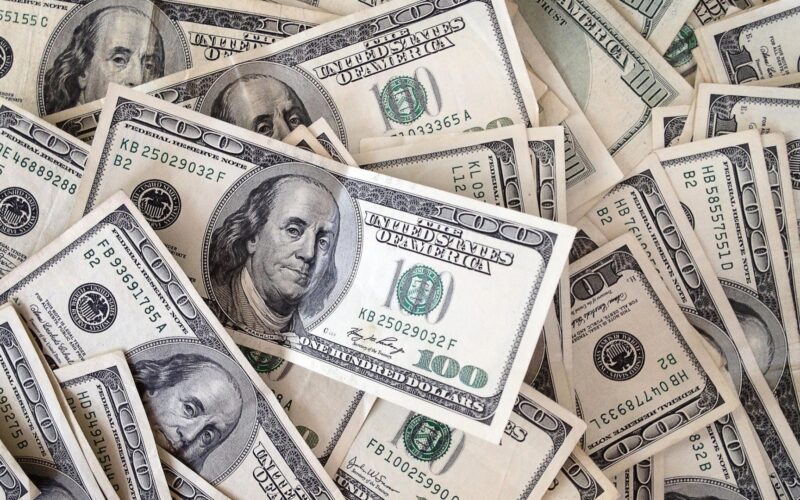 “الورقة الخضراء” الدولار بكام انهاردة في السوق السودا بتاريخ 15 نوفمبر 2023 في مصر