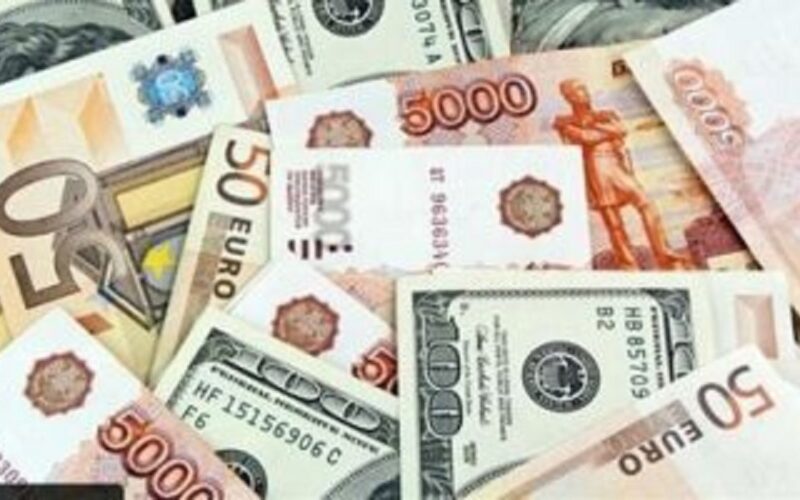 “دولار، ريال، يورو” أسعار العملات في مصر اليوم امام الجنيه في البنوك المصرية وداخل السوق الموازية