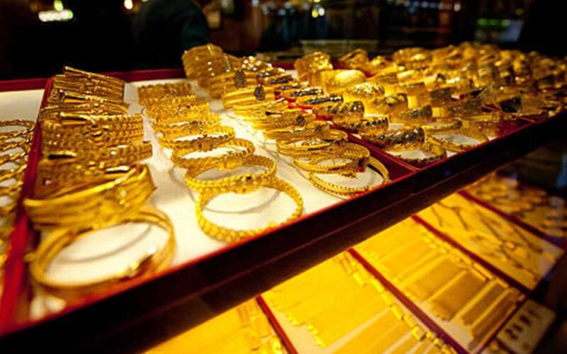 “الدهب ركب الحصااان” سعر جرام الذهب عيار 21 أسعار الذهب اليوم الثلاثاء 19 ديسمبر 2023