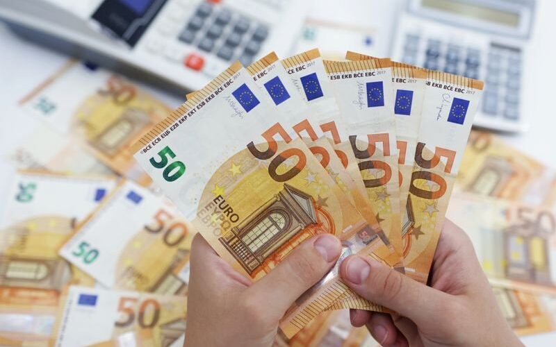 سعر اليورو في السوق السوداء اليوم السبت 23 ديسمبر 2023 امام الجنيه المصري