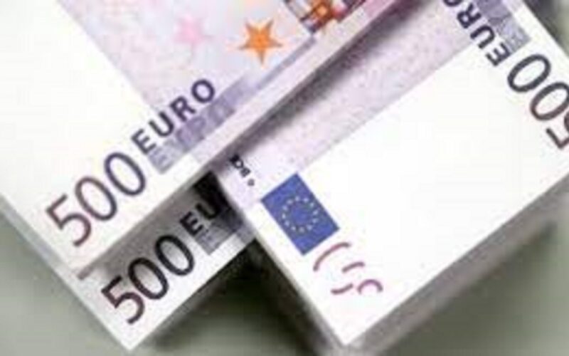 سعر اليورو امام الجنيه المصري اليوم الاثنين 18 ديسمبر 2023 في جميع البنوك والسوق الموازية