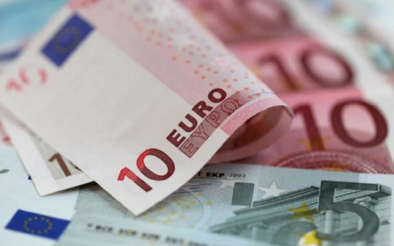 “صراع اليورو والجنيه” سعر اليورو اليوم في مصر والسوق السوداء بتاريخ 1 يناير 2024 أمام الجنيه