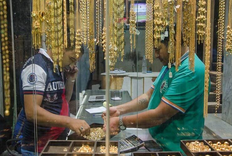 “عيار 21 مفاجأة” سعر اونصة الذهب في مصر الخميس 25 يناير خلال التعاملات المسائية الآن