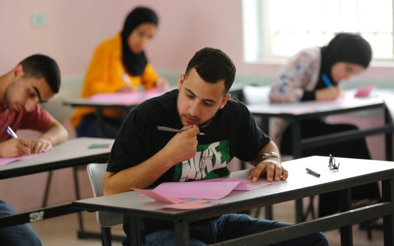 ننشُر جدول امتحانات الثانوية العامة 2024 للأدبي والعلمي وفق بيان وزارة التربية والتعليم