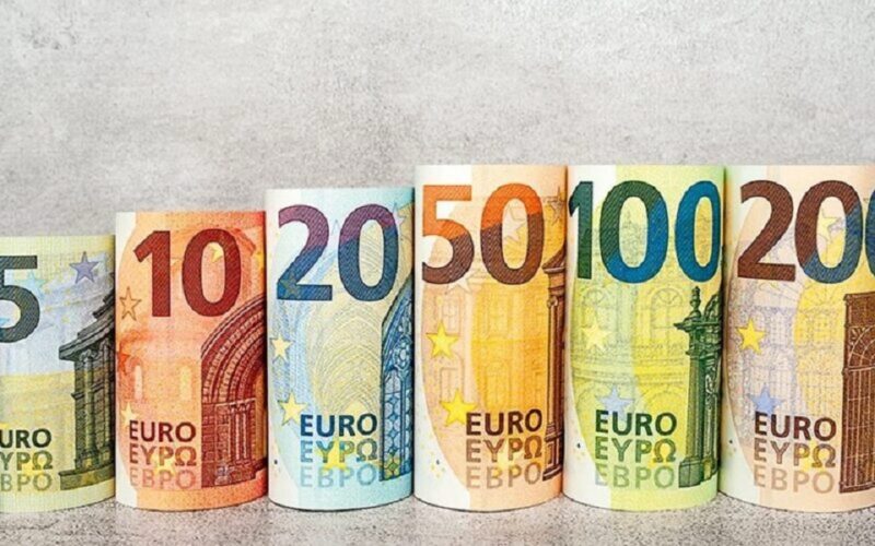 وصل لكام؟ سعر اليورو بالجنيه المصري في السوق السوداء اليوم الاحد 14 يناير 2024 امام الجنيه المصري