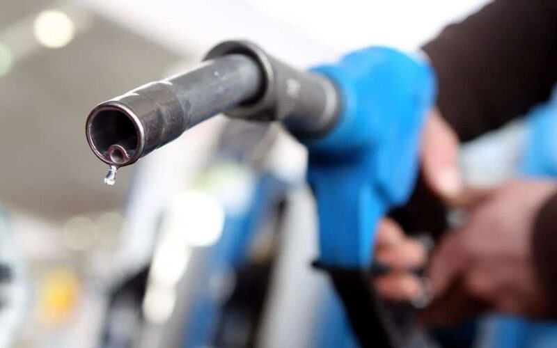 “اللتر بـ 10 جنيه” زيادة اسعار البنزين اليوم الجمعة 5 يناير 2024 للمستهلك في مصر