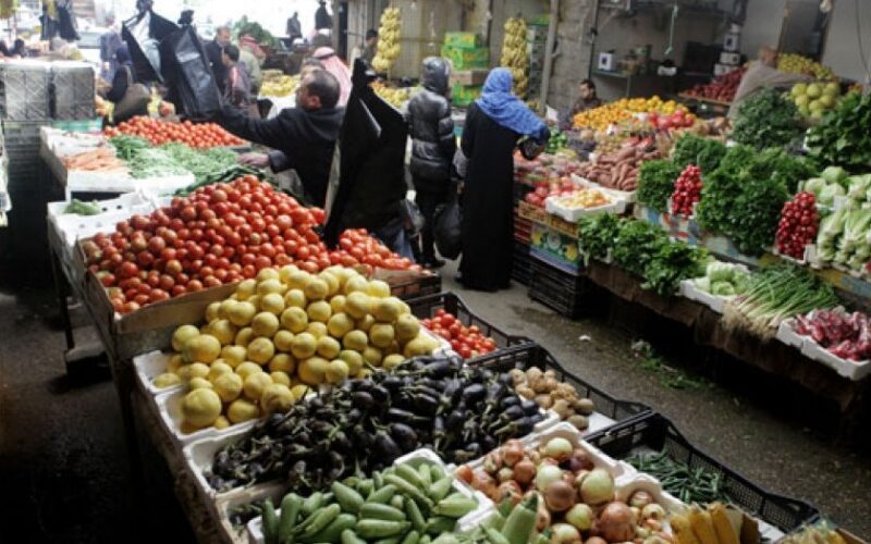 “الطماطم بكام” اسعار الخضار اليوم الاربعاء 2024/1/17 للمستهلك في سوق العبور