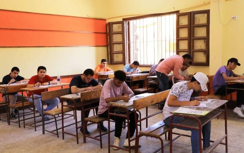 جدول امتحانات الصف الثالث الاعدادي ترم اول 2024 في جميع المحافظات وفق وزارة التربية والتعليم