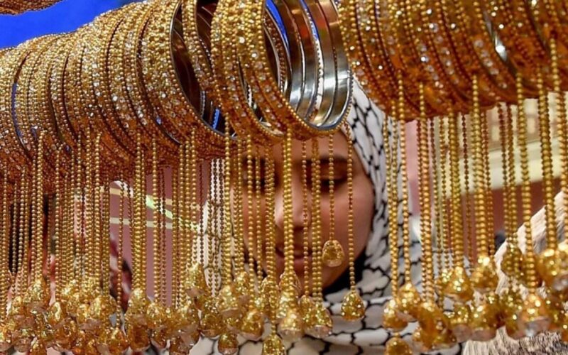 “الذهب وصل لكام” سعر الذهب اليوم في سلطنة عمان اليوم الاحد 2024/1/21 للمستهلك في محلات الصاغة