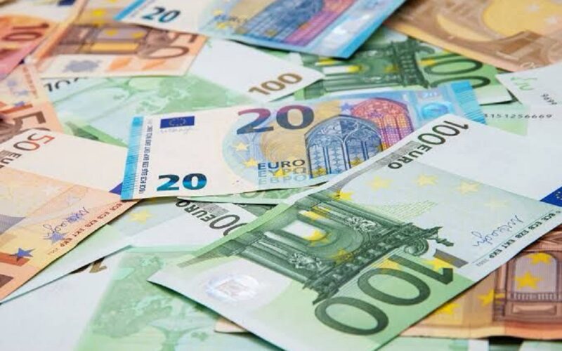 “اليورو وصل كام” سعر اليورو اليوم في مصر والسوق السوداء الخميس 4 يناير 2024 امام الجنيه المصري