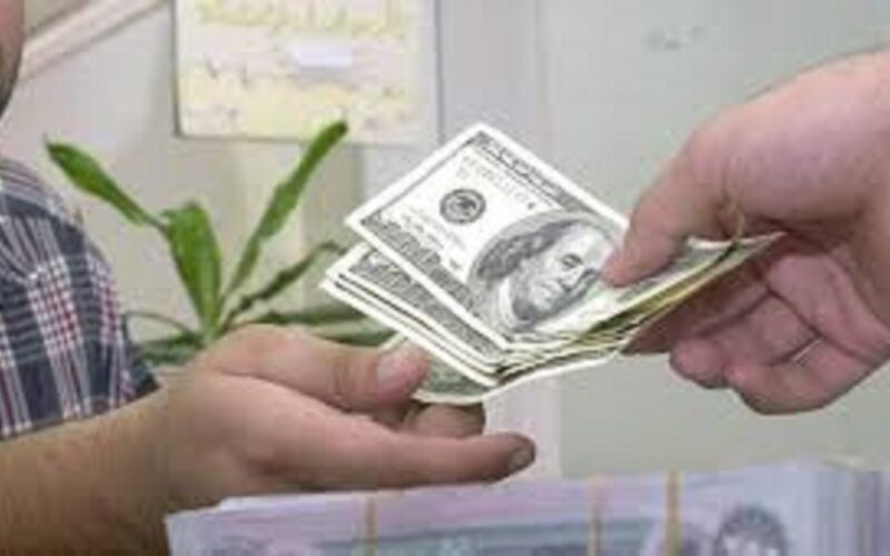 سعر 100 دولار في العراق اليوم الاثنين 15 يناير 2024 امام الدينار العراقي