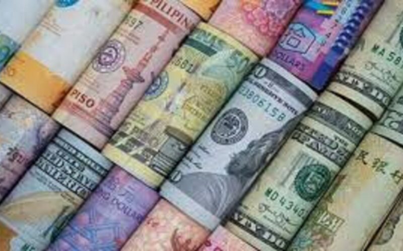 اسعار العملات اليوم في السوق السوداء الخميس 11 يناير 2024 امام الجنيه المصري