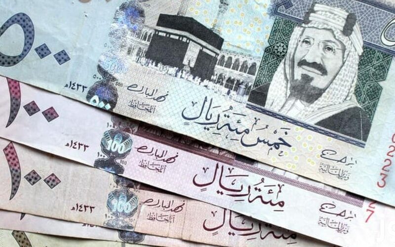 “السعودي يضرب بقوة” سعر الريال السعودي في السوق السوداء والبنوك الخميس 25 يناير 2024