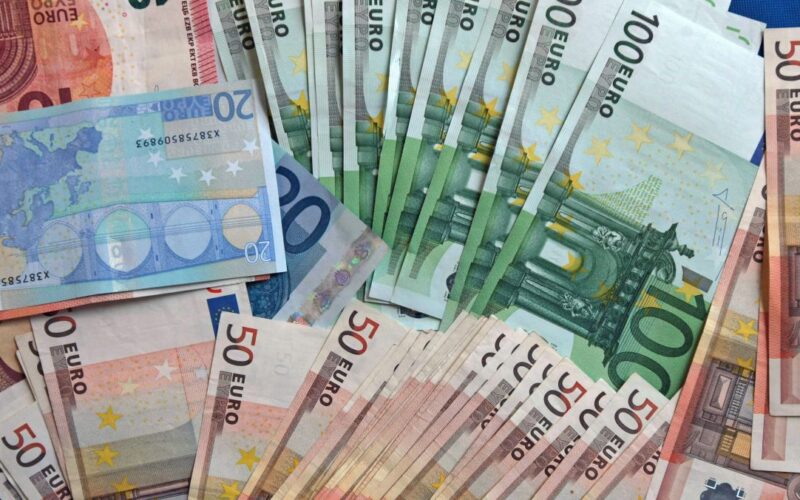 “اليورو طالع” سعر اليورو اليوم في السوق السوداء امام الجنيه المصري السبت 27 يناير 2024