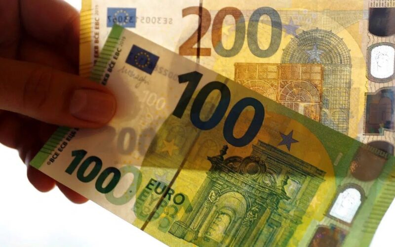 “عدى التوقعات” سعر اليورو مقابل الجنيه المصري اليوم الاثنين 22 يناير 2024 في السوق السوداء والبنوك المصرية