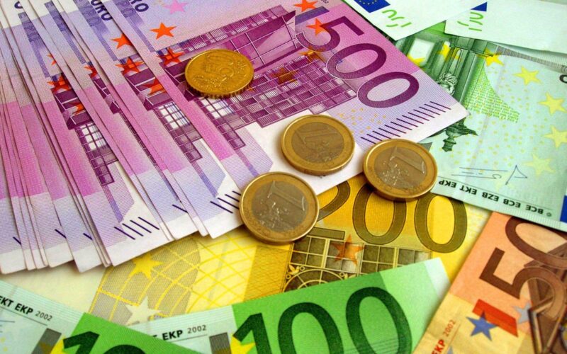 بكام سعر اليورو اليوم في السوق السوداء الخميس 15 فبراير 2024 مقابل الجنيه المصري