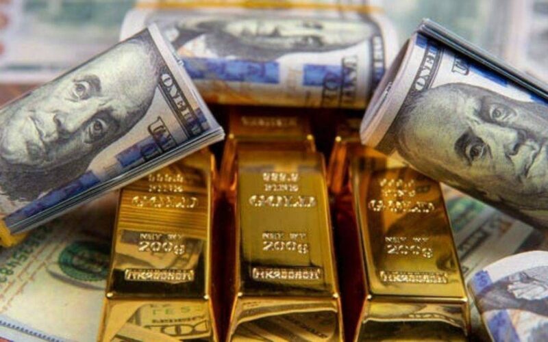 “الأصفر في النازل” سعر الذهب عالميا بالدولار 2024 اليوم الأحد الموافق 4 فبراير 2024 في سوق الصاغة