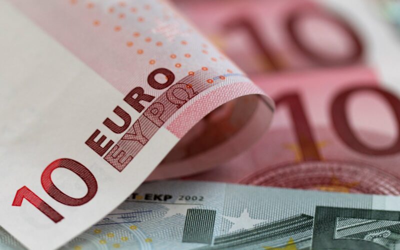 ما هو سعر اليورو مقابل الجنيه المصري في السوق السوداء والبنوك اليوم الجمعة 16-2-2024