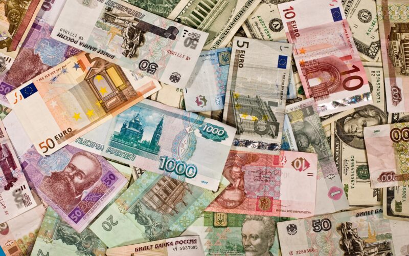 “دولار ويورو وريال” أسعار العملات في السوق السوداء اليوم في مصر الخميس 14 مارس 2024