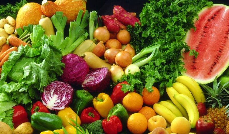 “البصل والخيار والطماطم” أسعار الخضروات والفاكهة بمصر اليوم الاحد 24 مارس 2024 داخل سوق العبور للجمله