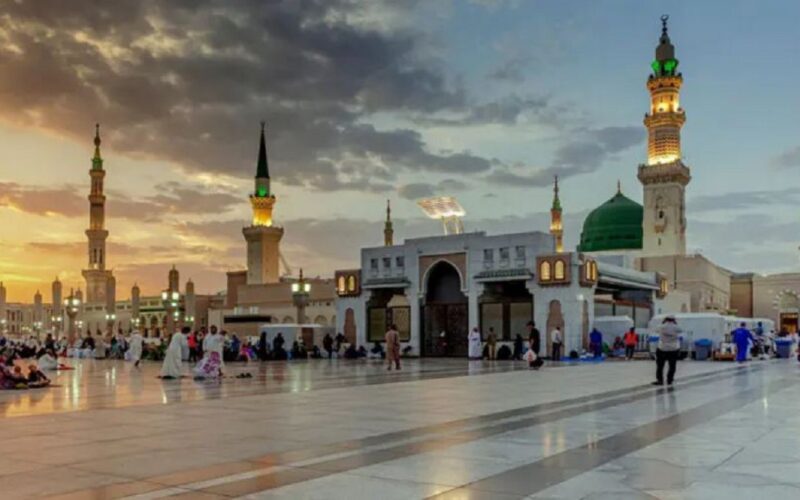 ننشر جدول أئمة المسجد النبوي 1445 بأسماء الشيوخ لصلاة التراويح والتهجد