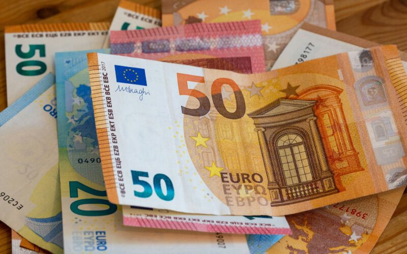 اليورو بكام؟ سعر اليورو اليوم فى السوق السوداء الثلاثاء 12 مارس 2024 مقابل الجنيه المصري