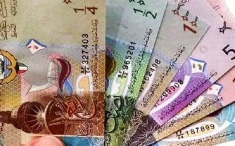 كم سعر الدينار الكويتي في السوق السوداء الجمعة 15 مارس 2024 وفي البنوك المصرية