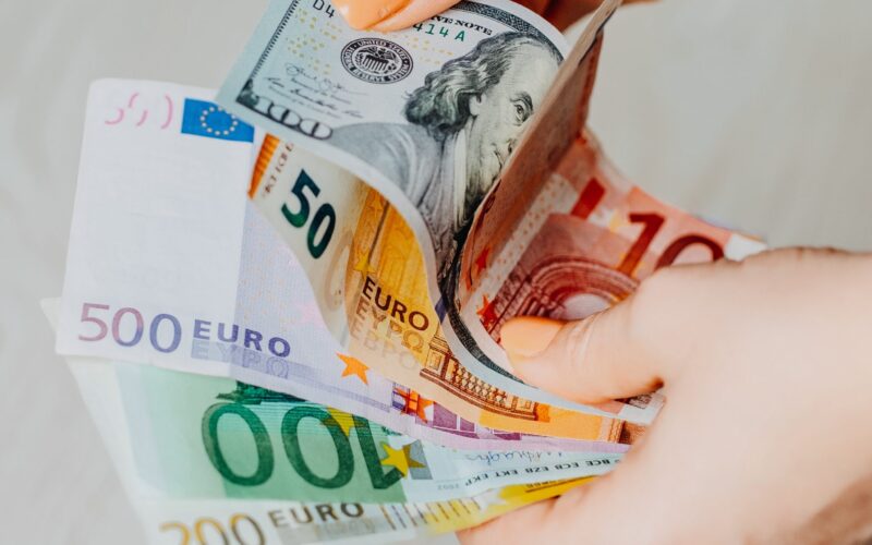 “الإيطالي بكام” سعر اليورو اليوم في مصر والسوق السوداء اليوم الأربعاء 27 مارس 2024