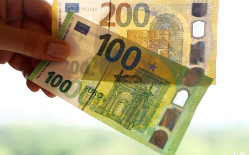 “اليورو محير الجميع” سعر اليورو في السوق السوداء اليوم الاربعاء 13 مارس 2024 وجميع البنوك