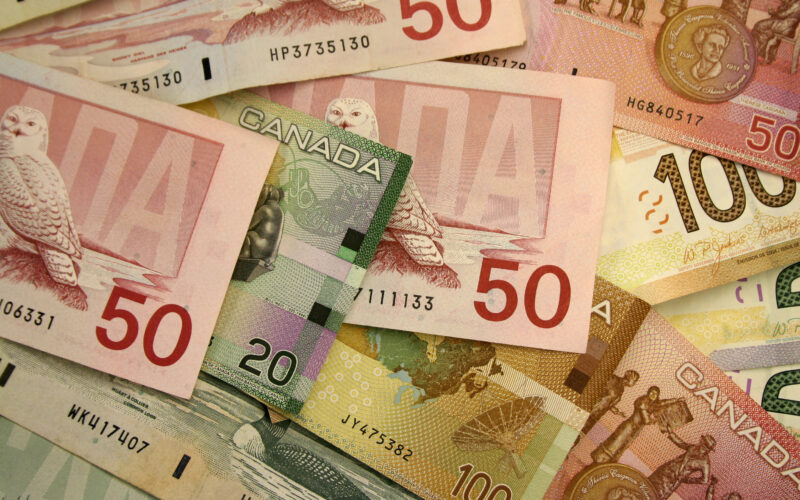 سعر الدولار الكندي في السوق السوداء والبنوك المصرية اليوم الثلاثاء 19 مارس 2024 في ختام التعاملات