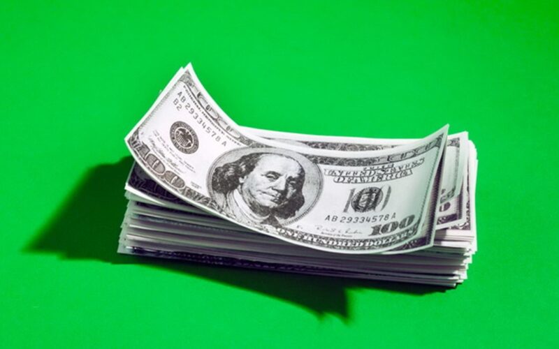 “الأخضر طار” سعر الدولار مقابل الجنيه بالسوق السوداء والبنوك اليوم الخميس 7 مارس 2024