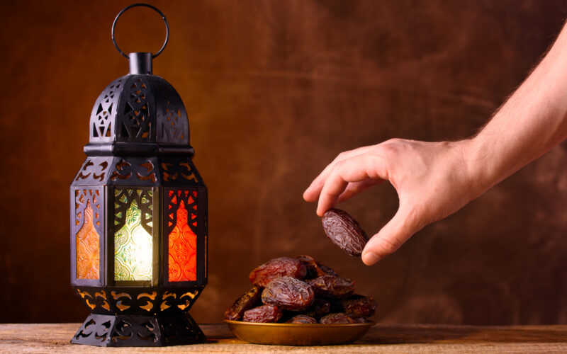 ردد الآن دعاء اليوم الثالث في رمضان 1445/2024هـ “اللهم لك صمت، وعلى رزقك أفطرت”