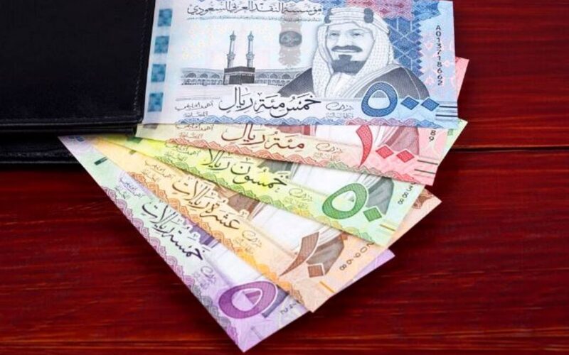 “العمرة بكام” سعر الريال السعودي في السوق السوداء وجميع البنوك 12 مارس 2024