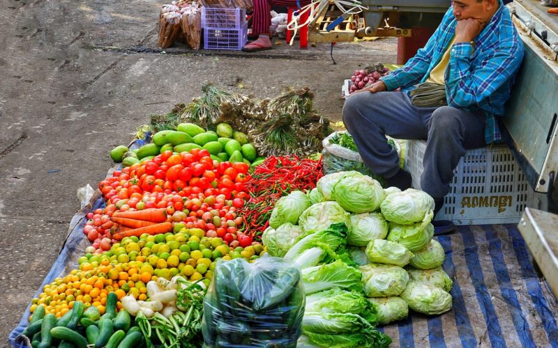 “بصل وثوم” سعر الخضار اليوم في سوق العبور الأربعاء 10 رمضان 2024