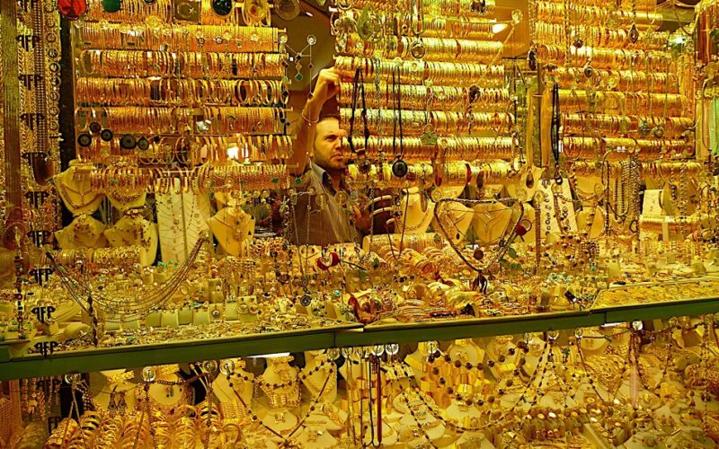 “شوف بكام؟” سعر الذهب اليوم عيار 21 الآن في مصر للمستهلك بتاريخ 20 مارس 2024 في جميع محلات الصاغة