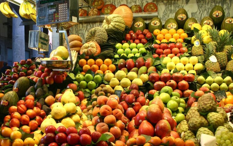 “الجوافةبـ22ج” أسعار الفاكهة اليوم الأثنين 29 أبريل 2024 بالكيلو في سوق العبور