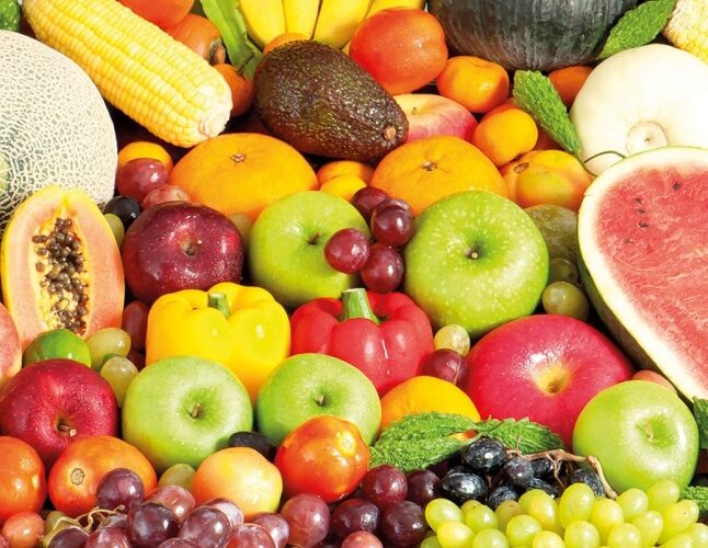 “فراولة وعنب ورمان”  أسعار الفاكهة في سوق العبور اليوم السبت بتاريخ 27 أبريل 2024