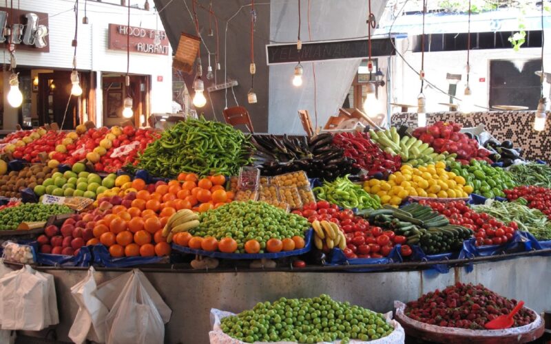 قائمة اسعار الخضار سوق العبور اليوم الخميس 18 ابريل 2024 للمستهلك وتجار الجملة