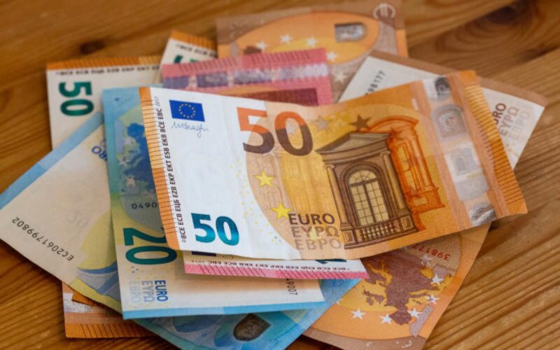 اسعار اليورو في السوق السوداء والبنوك المصرية اليوم الخميس 25 ابريل 2024 مقابل الجنيه المصري