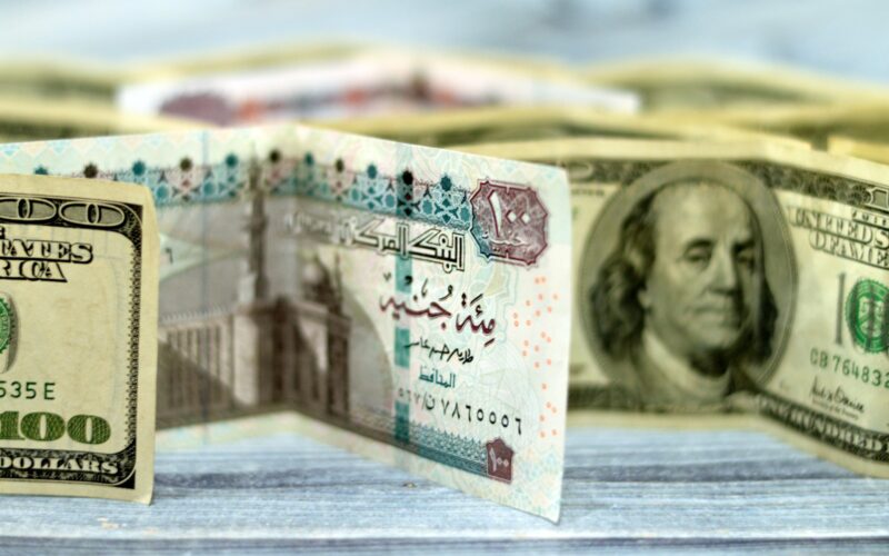 “الاخضر بيدلعنا قبل العيد” سعر الدولار في السوق السوداء اليوم الثلاثاء 9 ابريل 2024 في جميع البنوك المصرية