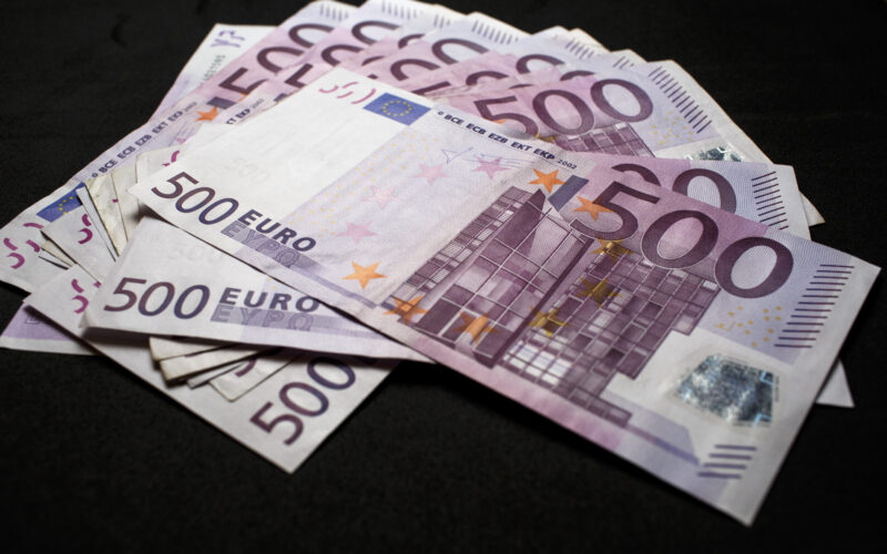 “يورو X جنيه مصري” سعر اليورو اليوم مصر الأثنين بتاريخ 22/4/2024 في البنوك والسوق السوداء