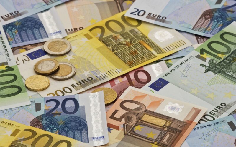 سعر اليورو اليوم الأحد 7 أبريل 2024 مقابل الجنيه المصري وفي السوق السوداء