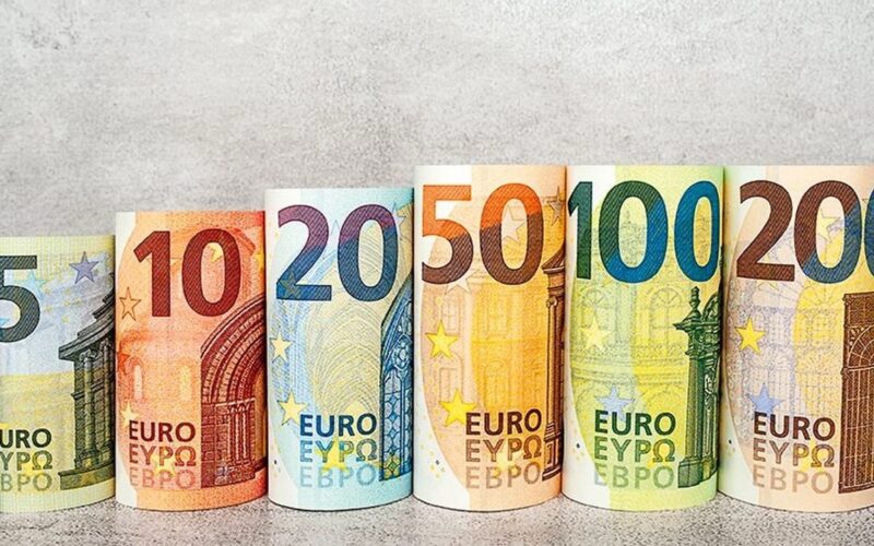 بكام النهاردة؟.. سعر اليورو في السوق السوداء اليوم الاربعاء 3 ابريل 2024 وجميع البنوك