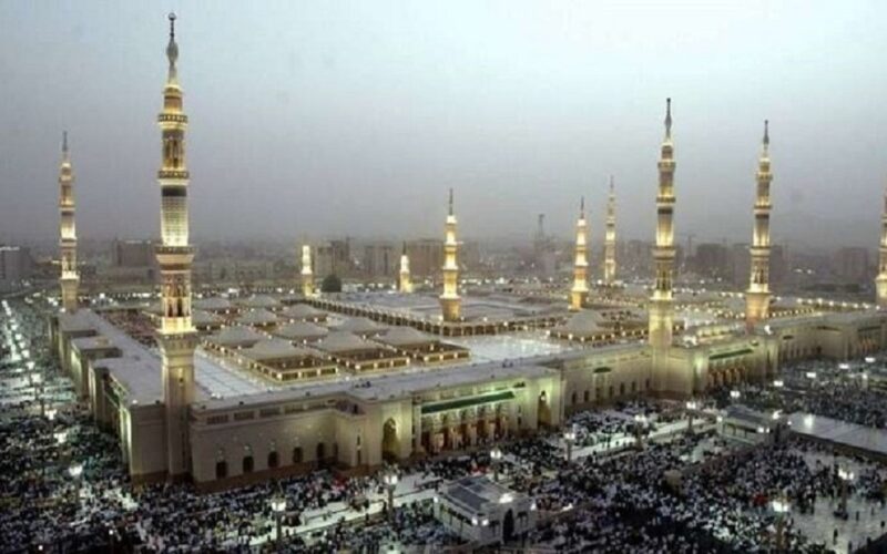 بالأسماء.. جدول أئمة المسجد النبوي ١٤٤٥ في العشر الاواخر من رمضان